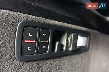 Внедорожник / Кроссовер Audi Q7 e-tron 2016 в 
