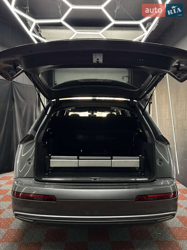Позашляховик / Кросовер Audi Q7 e-tron 2016 в Одесі фото 16 Позашляховик / Кросовер Audi Q7 e-tron 2016 в Одесі