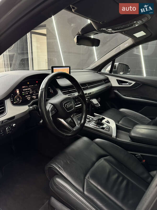 Позашляховик / Кросовер Audi Q7 e-tron 2016 в Одесі фото 9 Позашляховик / Кросовер Audi Q7 e-tron 2016 в Одесі