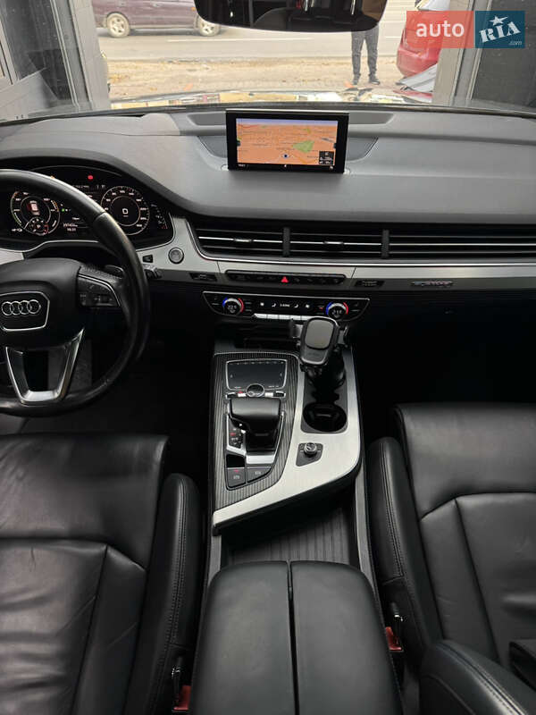 Позашляховик / Кросовер Audi Q7 e-tron 2016 в Одесі фото 10 Позашляховик / Кросовер Audi Q7 e-tron 2016 в Одесі