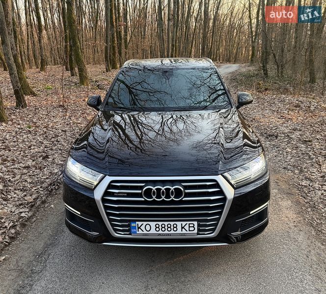 Позашляховик / Кросовер Audi Q7 e-tron 2016 в Ужгороді