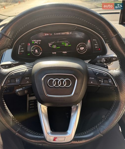 Позашляховик / Кросовер Audi Q7 e-tron 2016 в Ужгороді