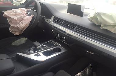 Внедорожник / Кроссовер Audi Q7 2015 в 