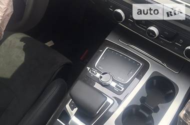 Внедорожник / Кроссовер Audi Q7 2015 в 