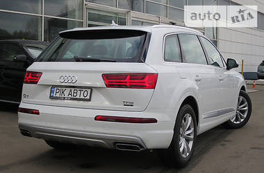 Внедорожник / Кроссовер Audi Q7 2017 в Киеве