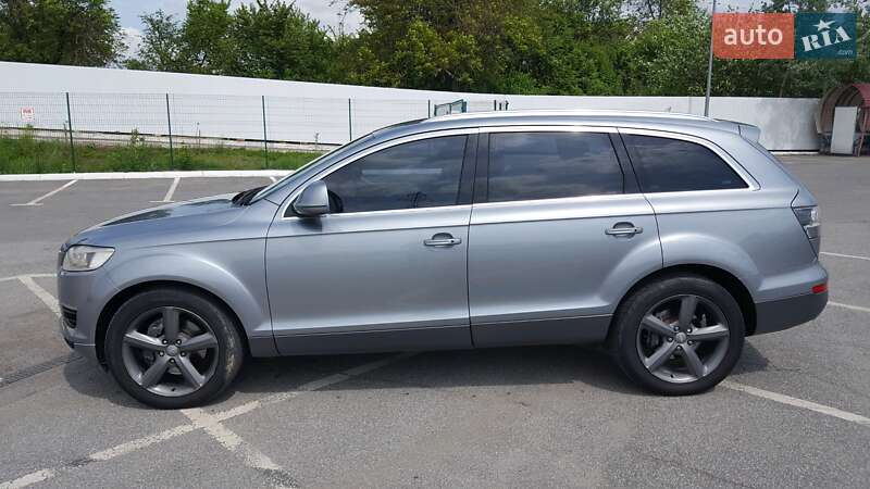 Позашляховик / Кросовер Audi Q7 2007 в Ужгороді