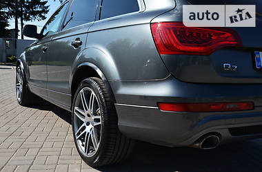 Внедорожник / Кроссовер Audi Q7 2014 в 