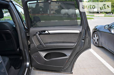 Внедорожник / Кроссовер Audi Q7 2014 в 