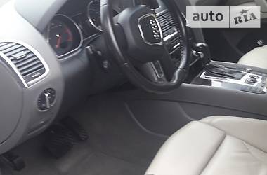 Позашляховик / Кросовер Audi Q7 2010 в 