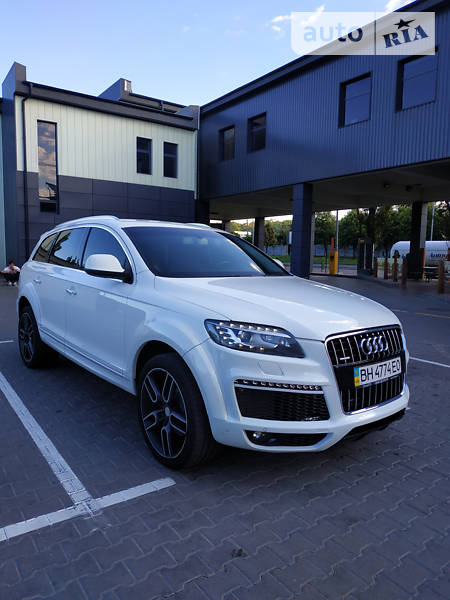 Позашляховик / Кросовер Audi Q7 2013 в Києві