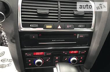 Позашляховик / Кросовер Audi Q7 2013 в 