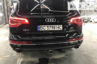 Позашляховик / Кросовер Audi Q7 2013 в 