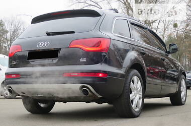 Позашляховик / Кросовер Audi Q7 2006 в 
