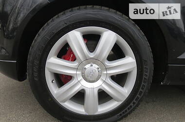 Позашляховик / Кросовер Audi Q7 2006 в 