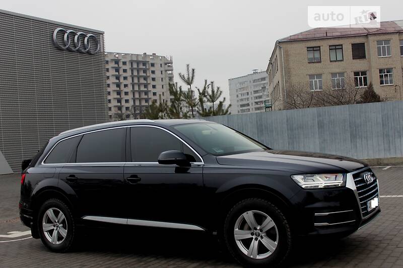 Позашляховик / Кросовер Audi Q7 2016 в 