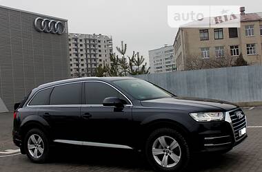 Позашляховик / Кросовер Audi Q7 2016 в 