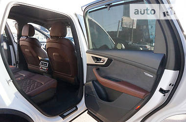 Позашляховик / Кросовер Audi Q7 2017 в 