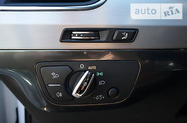Позашляховик / Кросовер Audi Q7 2017 в 