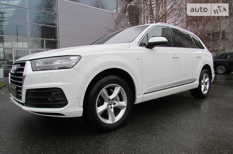 Позашляховик / Кросовер Audi Q7 2016 в Києві