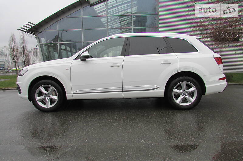Позашляховик / Кросовер Audi Q7 2016 в Києві