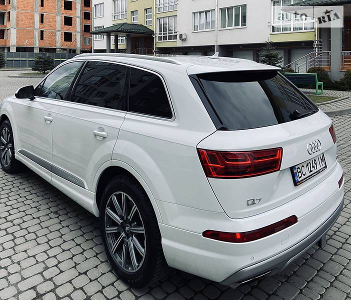 Позашляховик / Кросовер Audi Q7 2017 в Львові