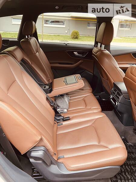 Позашляховик / Кросовер Audi Q7 2017 в Львові