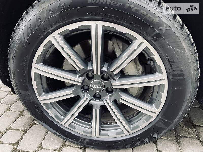 Позашляховик / Кросовер Audi Q7 2017 в Львові