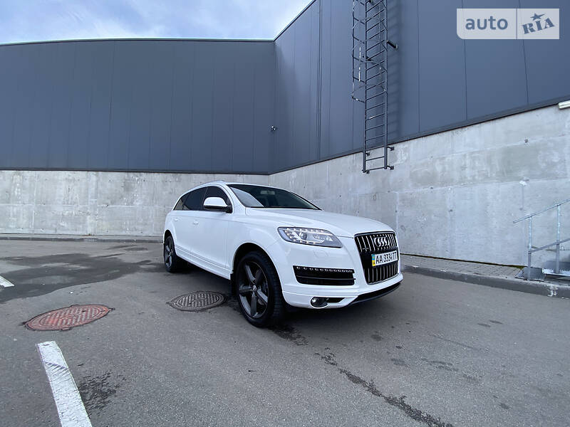 Внедорожник / Кроссовер Audi Q7 2012 в 