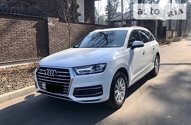 Позашляховик / Кросовер Audi Q7 2017 в 