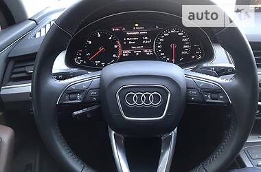 Позашляховик / Кросовер Audi Q7 2017 в 