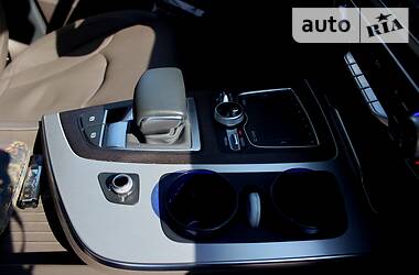 Позашляховик / Кросовер Audi Q7 2015 в 
