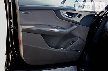 Позашляховик / Кросовер Audi Q7 2015 в 