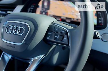 Позашляховик / Кросовер Audi Q7 2015 в 