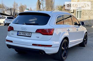 Внедорожник / Кроссовер Audi Q7 2010 в 