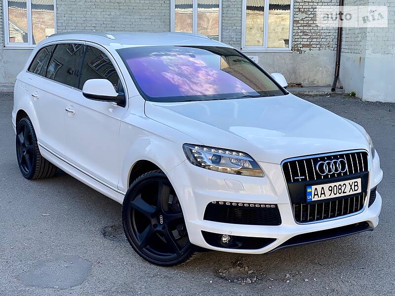 Внедорожник / Кроссовер Audi Q7 2010 в 