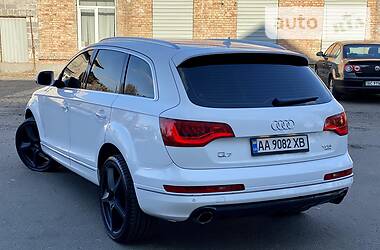Внедорожник / Кроссовер Audi Q7 2010 в 