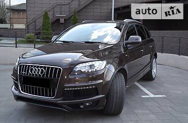 Позашляховик / Кросовер Audi Q7 2013 в 