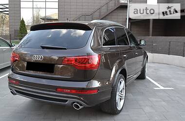 Позашляховик / Кросовер Audi Q7 2013 в 