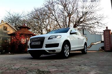Позашляховик / Кросовер Audi Q7 2010 в 