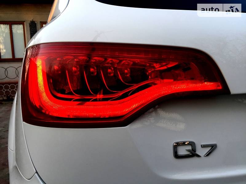 Внедорожник / Кроссовер Audi Q7 2010 в Черновцах