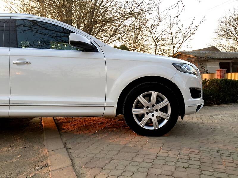 Внедорожник / Кроссовер Audi Q7 2010 в Черновцах