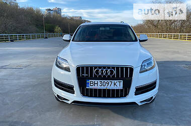 Позашляховик / Кросовер Audi Q7 2014 в 