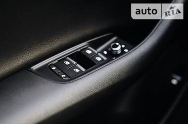 Позашляховик / Кросовер Audi Q7 2017 в 
