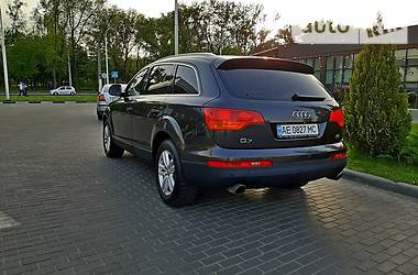 Позашляховик / Кросовер Audi Q7 2006 в 