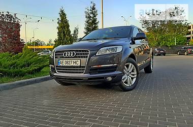 Позашляховик / Кросовер Audi Q7 2006 в 