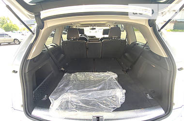 Позашляховик / Кросовер Audi Q7 2011 в 