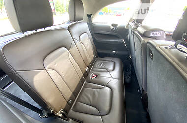Позашляховик / Кросовер Audi Q7 2011 в 