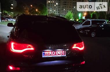 Позашляховик / Кросовер Audi Q7 2014 в 