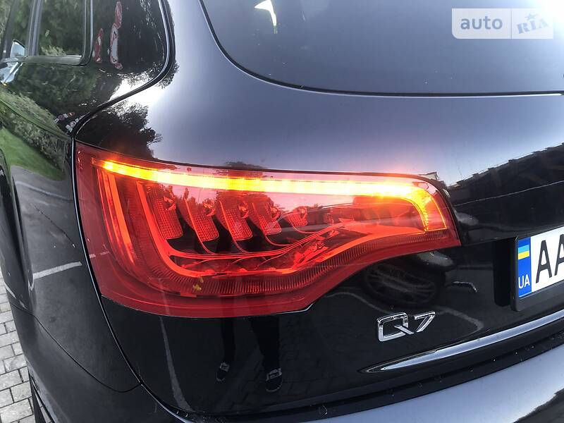 Позашляховик / Кросовер Audi Q7 2014 в Києві