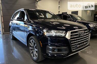 Позашляховик / Кросовер Audi Q7 2017 в 